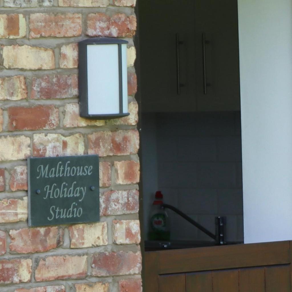 Malthouse Farm Cottage Studio Dilhorne Eksteriør billede